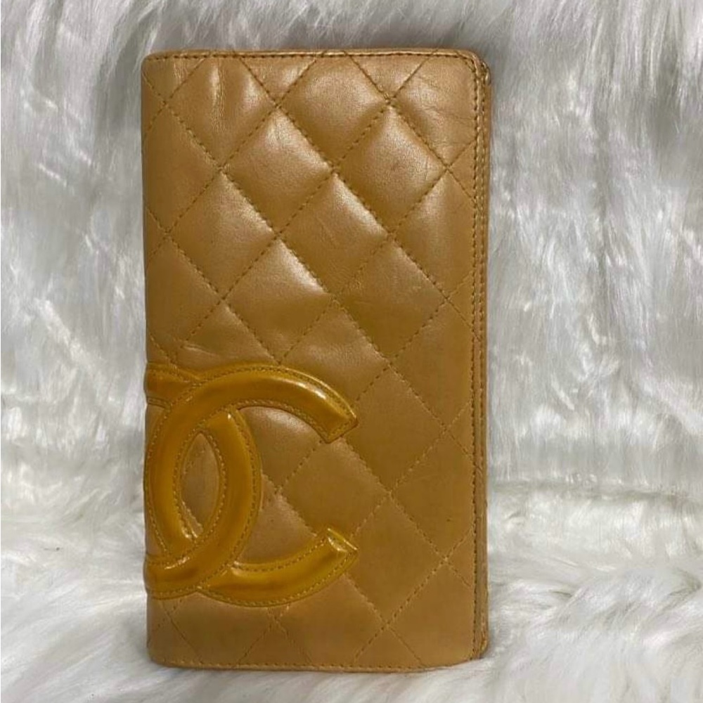 Get Your Hands on a Stunning Chanel Long Wallet Now! $450